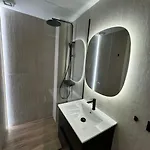 Saloni